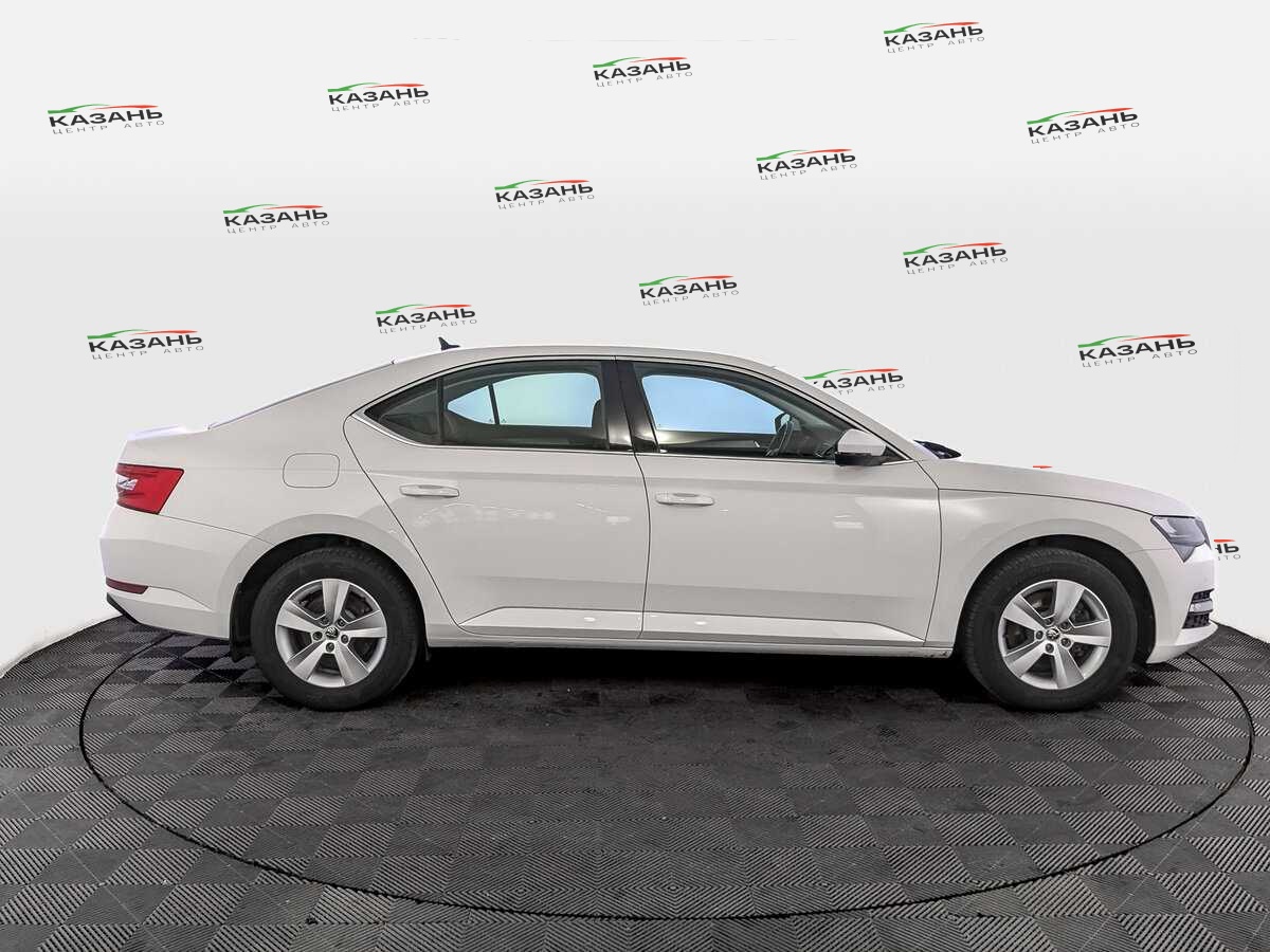 Купить Skoda Superb с пробегом. Фото: #3