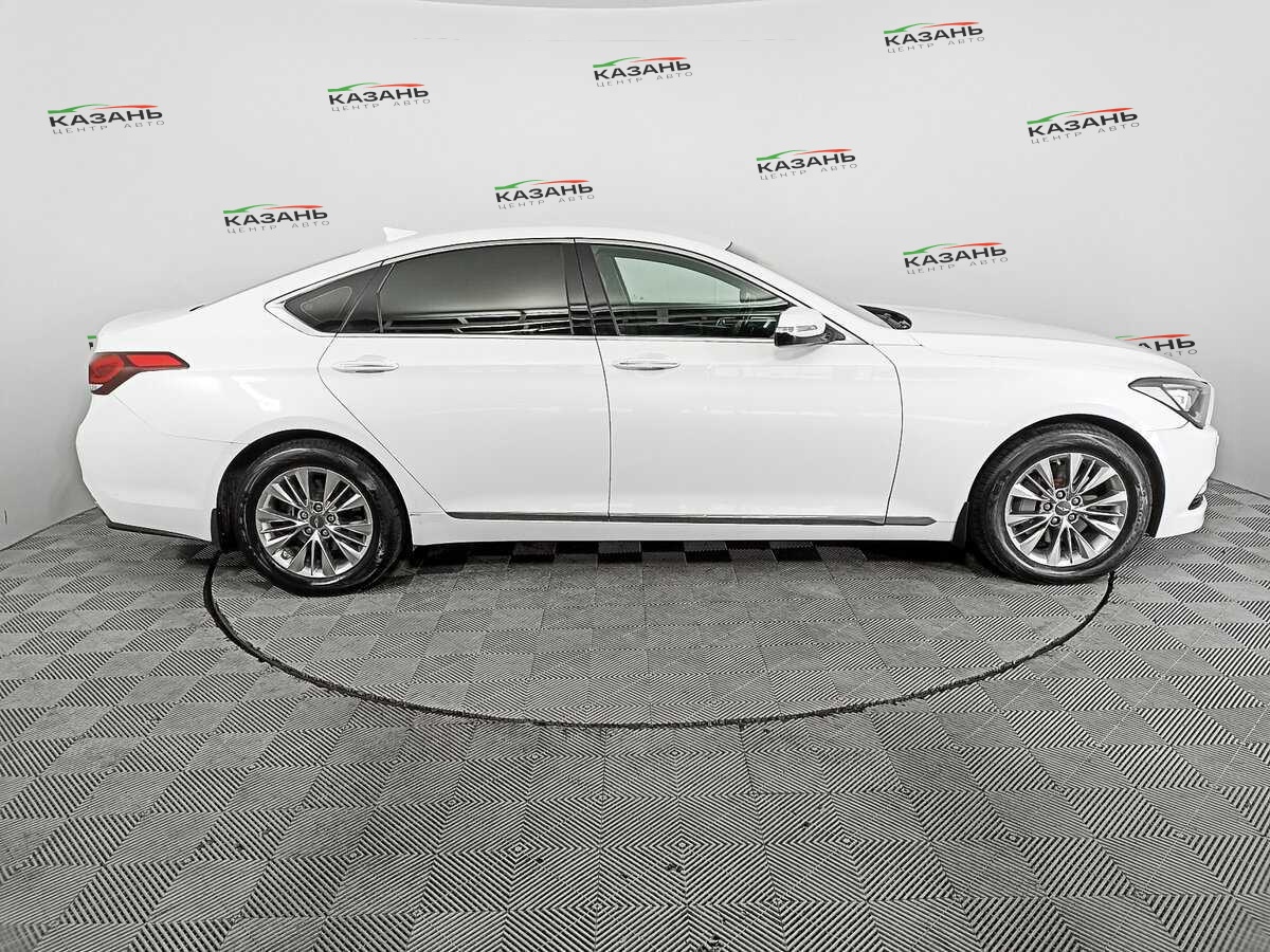 Купить Hyundai Genesis с пробегом. Фото: #3