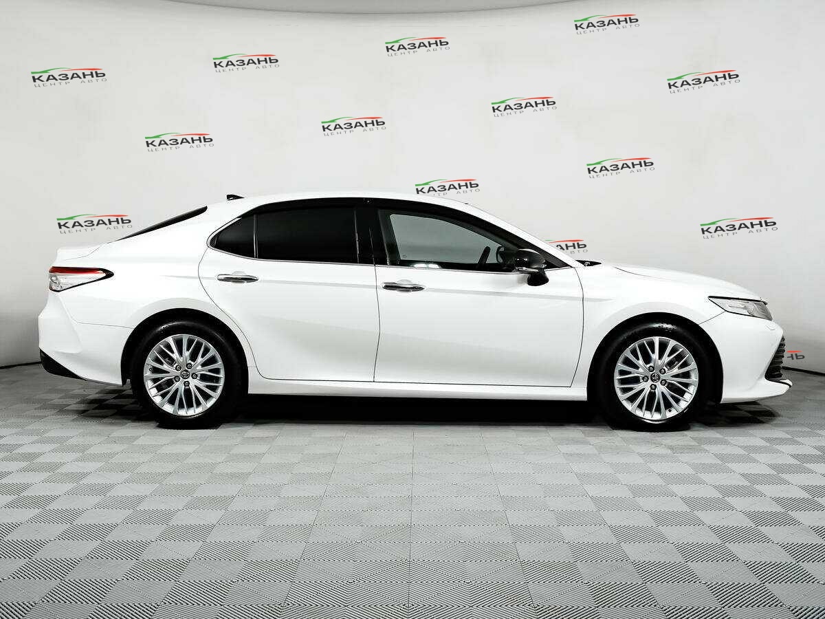 Купить Toyota Camry с пробегом. Фото: #3