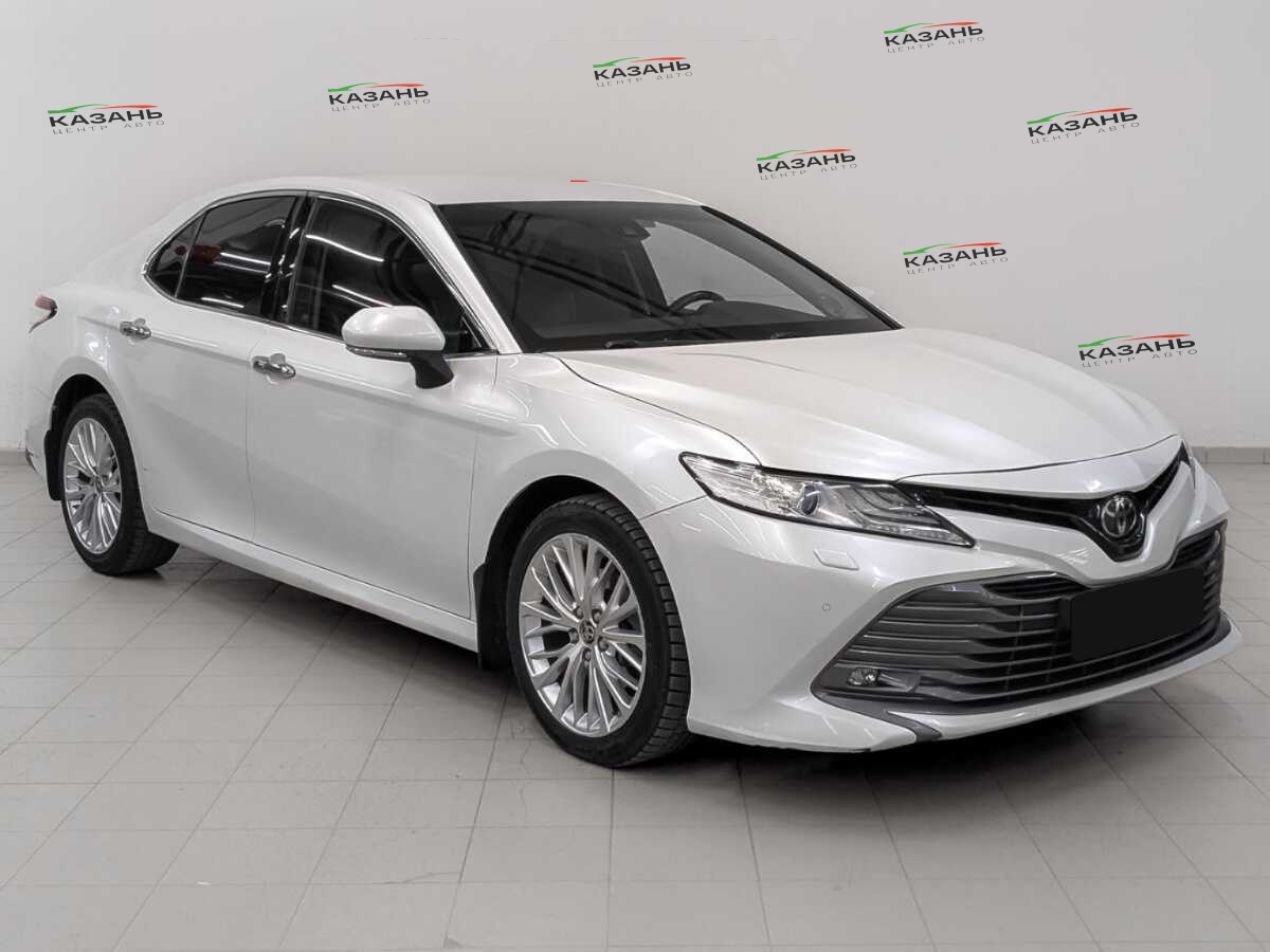 Купить Toyota Camry с пробегом. Фото: #2