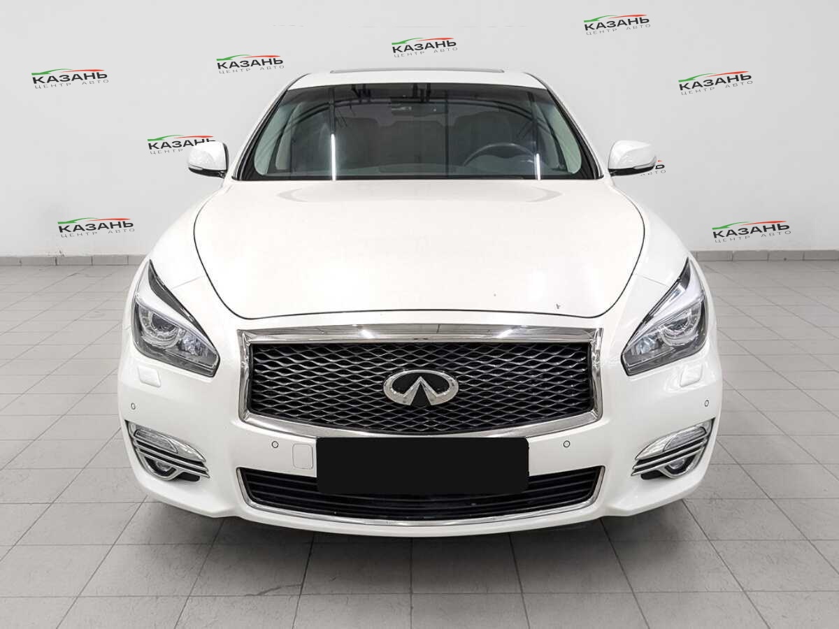 Купить Infiniti Q70 с пробегом. Фото: #1