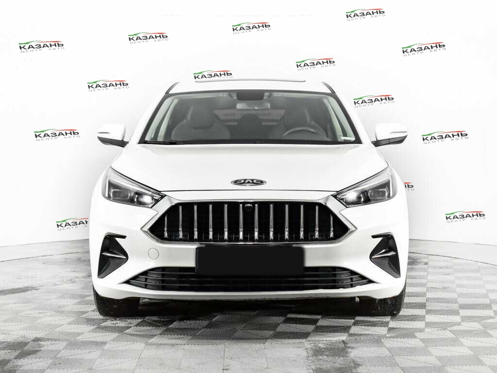 Купить JAC J7 с пробегом. Фото: #1