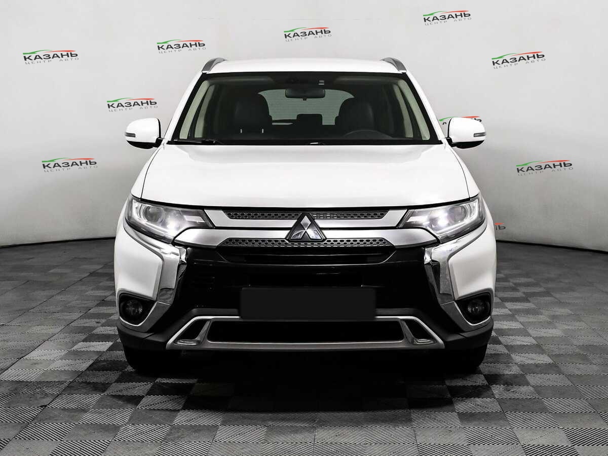 Купить Mitsubishi Outlander с пробегом. Фото: #1