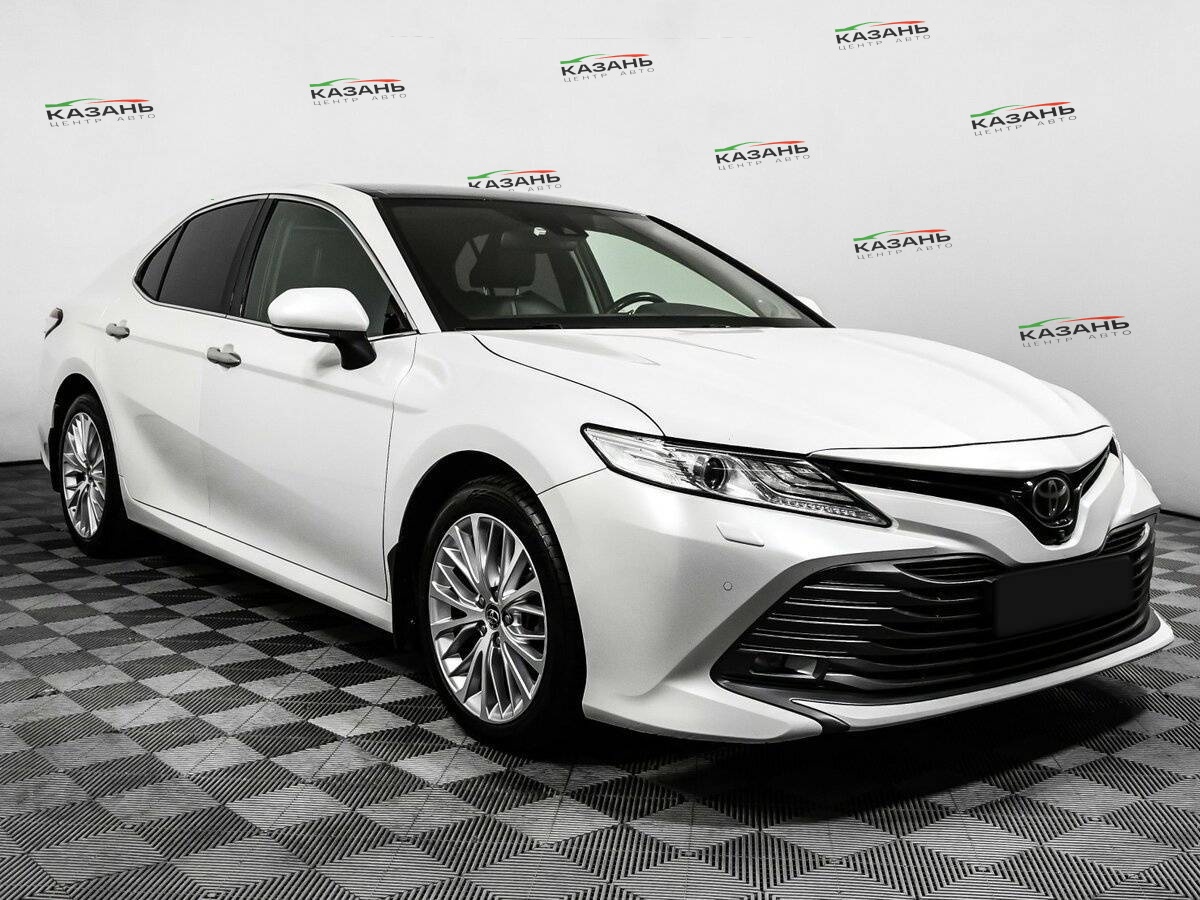 Купить Toyota Camry с пробегом. Фото: #2