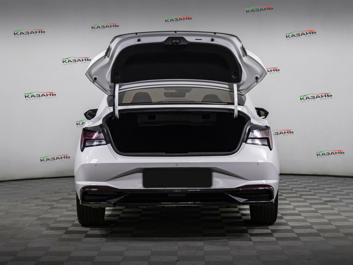 Купить Hyundai Elantra с пробегом. Фото: #18
