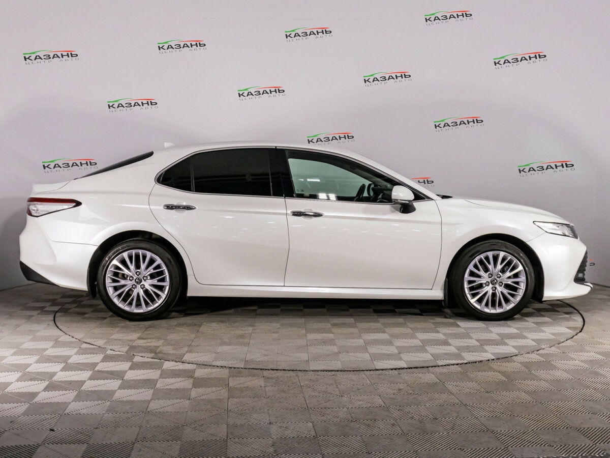 Купить Toyota Camry с пробегом. Фото: #3