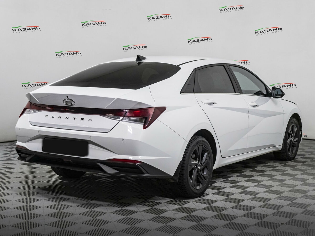 Купить Hyundai Elantra с пробегом. Фото: #4