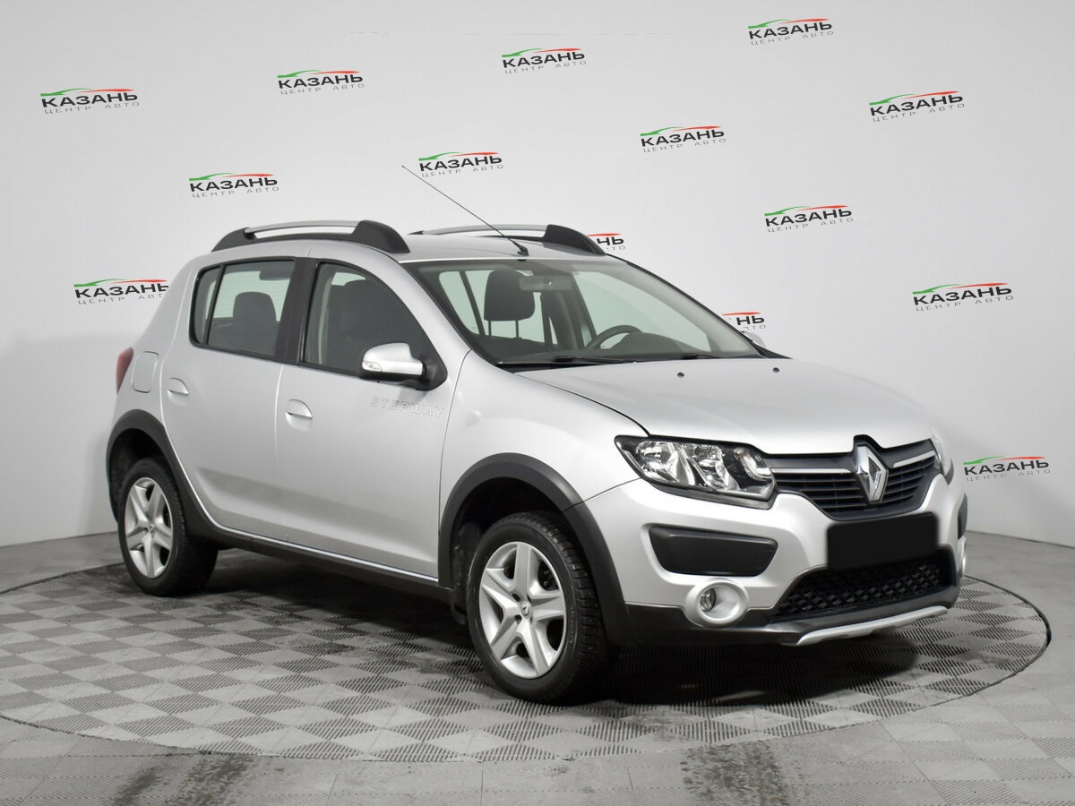 Купить Renault Sandero с пробегом. Фото: #2