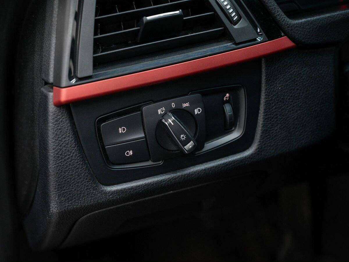 Купить BMW 3 серии с пробегом. Фото: #18