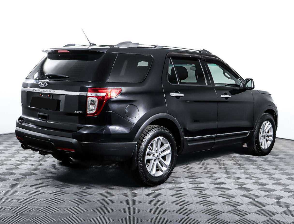 Купить Ford Explorer с пробегом. Фото: #4