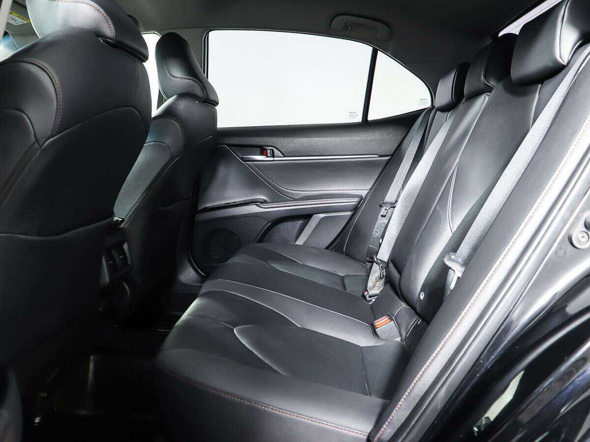 Купить Toyota Camry с пробегом. Фото: #9