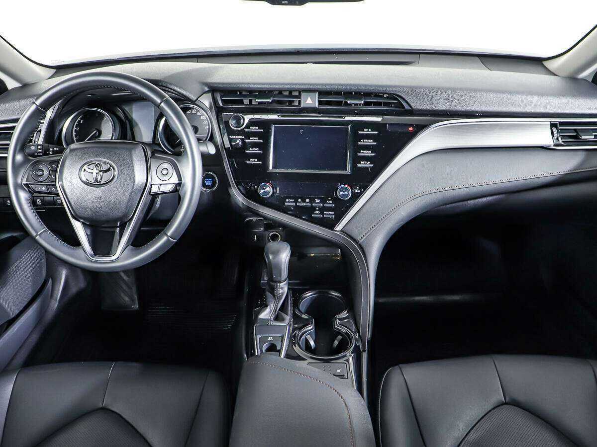 Купить Toyota Camry с пробегом. Фото: #10