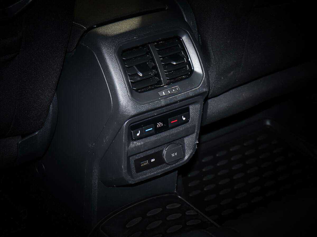 Купить Volkswagen Tiguan с пробегом. Фото: #17