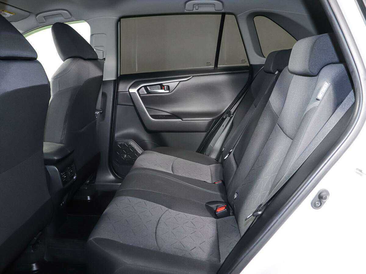 Купить Toyota RAV4 с пробегом. Фото: #10