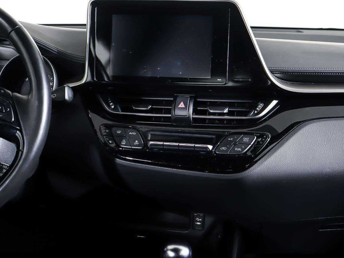 Купить Toyota C-HR с пробегом. Фото: #11