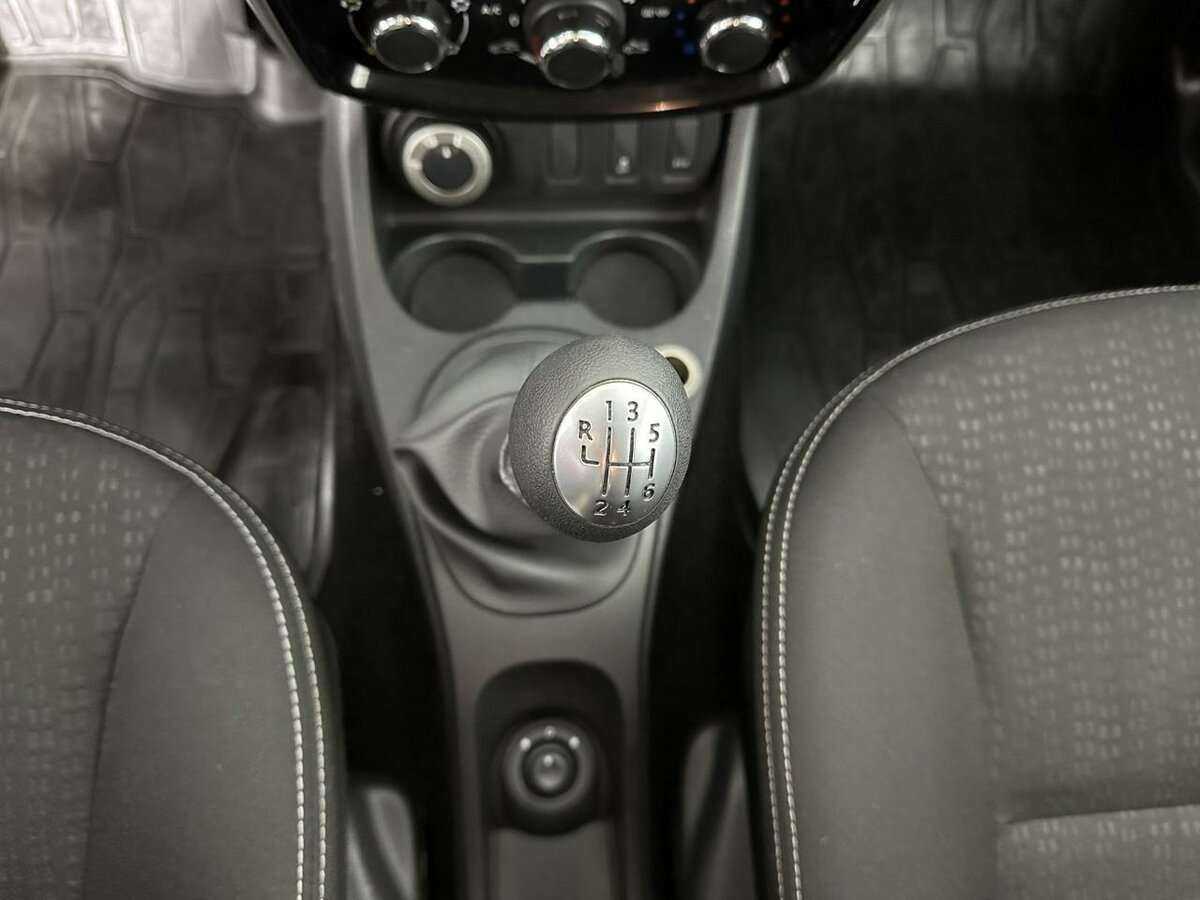 Купить Nissan Terrano с пробегом. Фото: #11