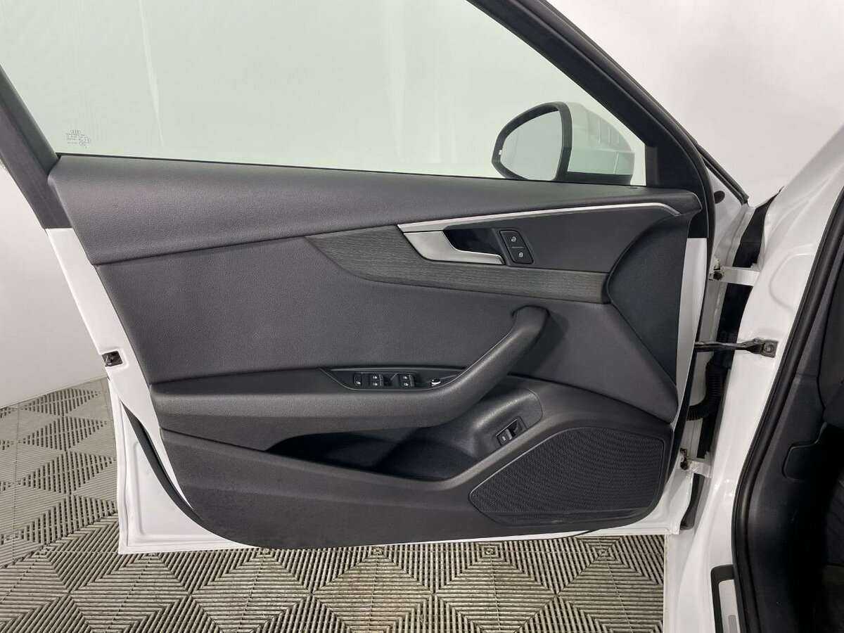 Купить Audi A4 с пробегом. Фото: #7