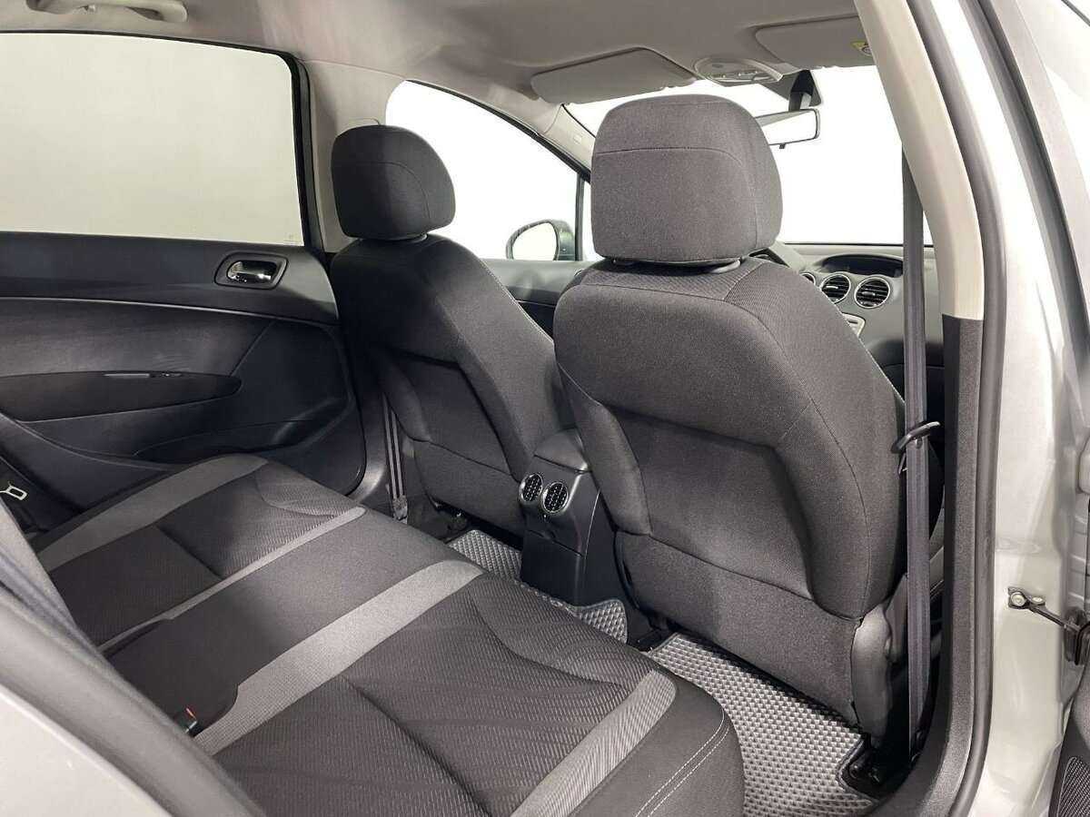 Купить Peugeot 408 с пробегом. Фото: #16