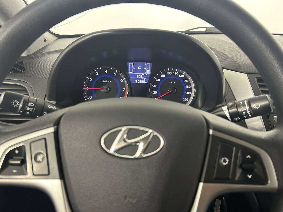 Купить Hyundai Solaris с пробегом. Фото: #10