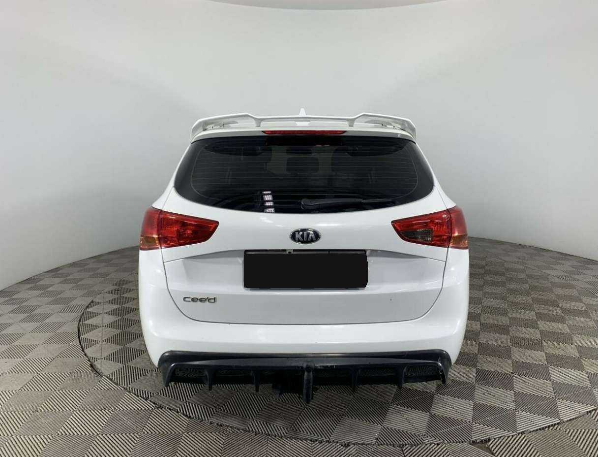 Купить Kia Ceed с пробегом. Фото: #2