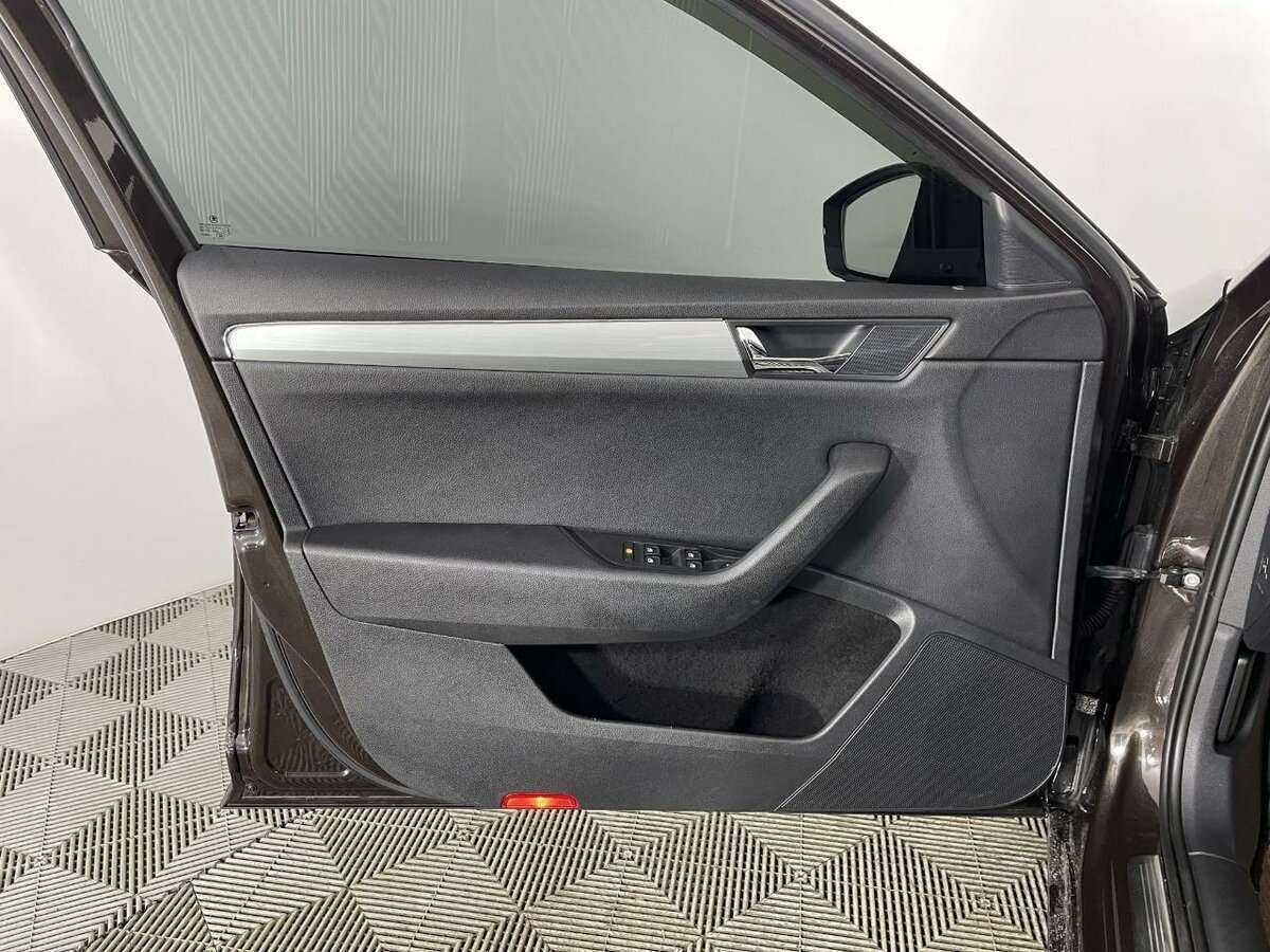 Купить Skoda Superb с пробегом. Фото: #6