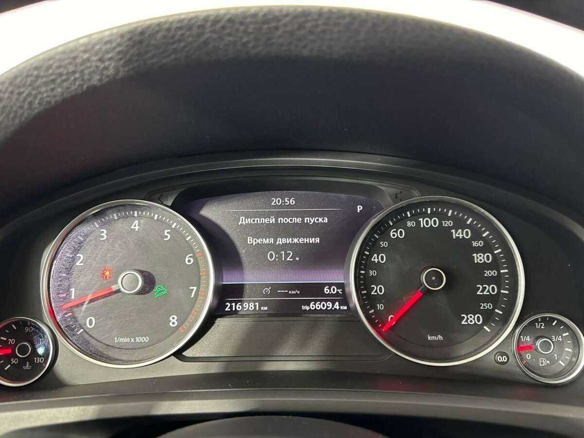 Купить Volkswagen Touareg с пробегом. Фото: #10