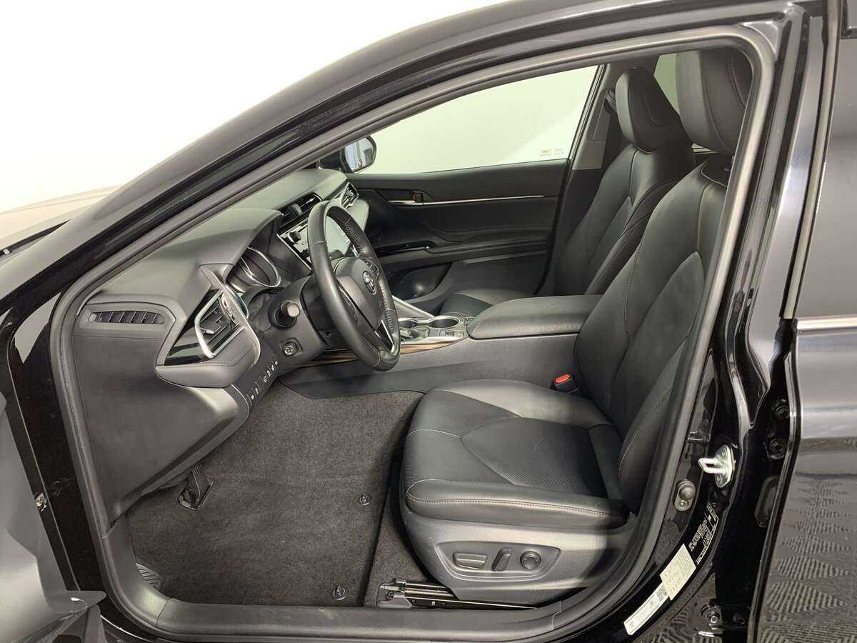 Купить Toyota Camry с пробегом. Фото: #11