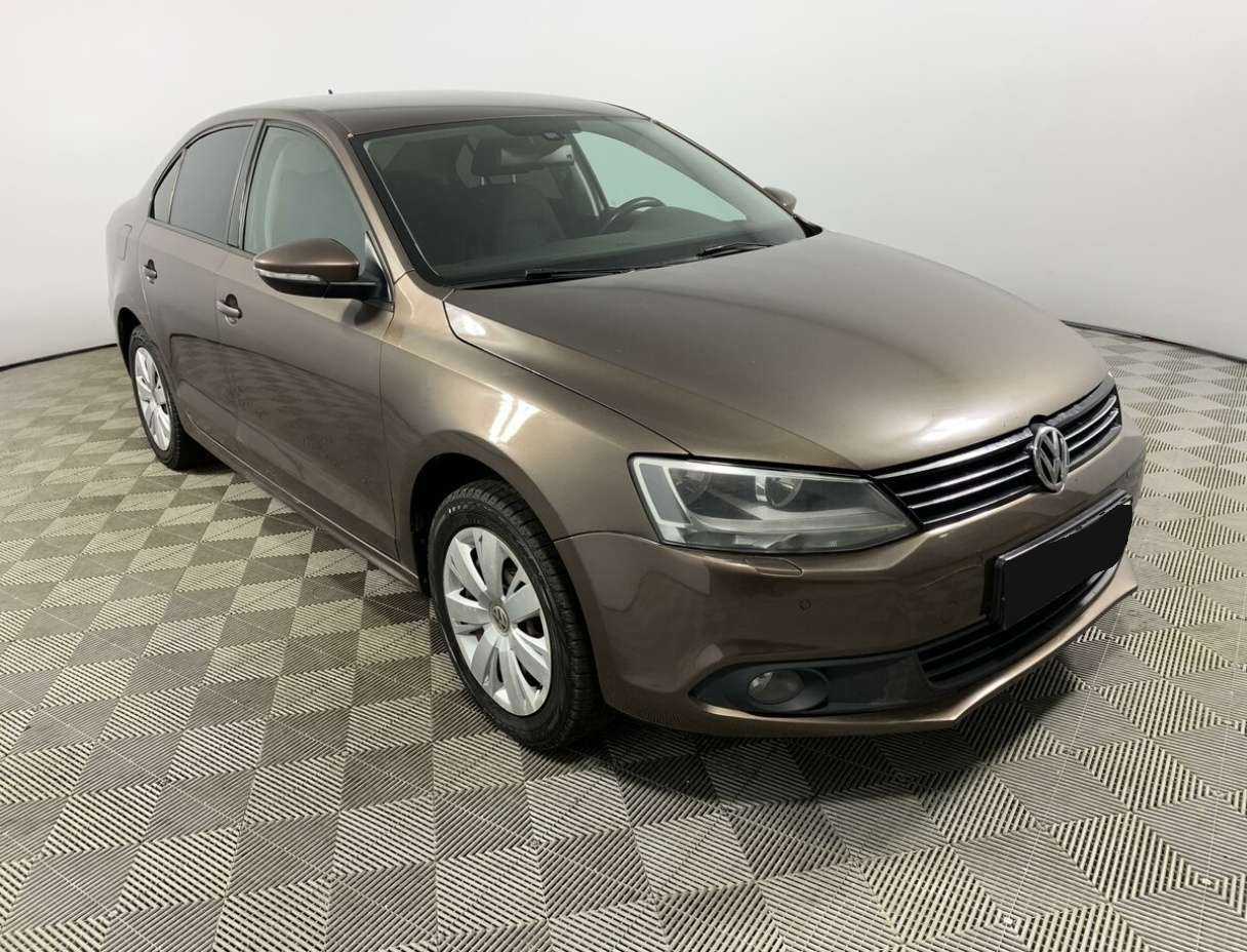Купить Volkswagen Jetta с пробегом. Фото: #2