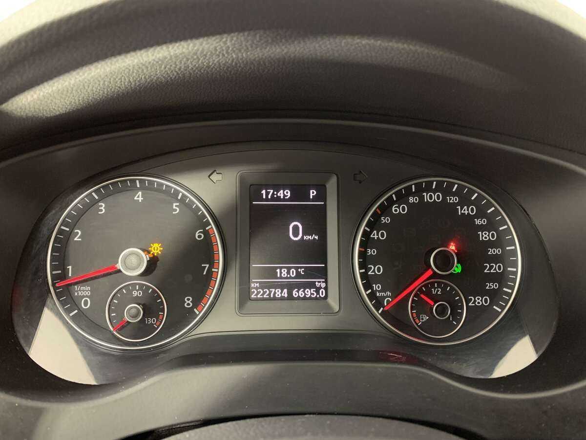 Купить Volkswagen Jetta с пробегом. Фото: #10