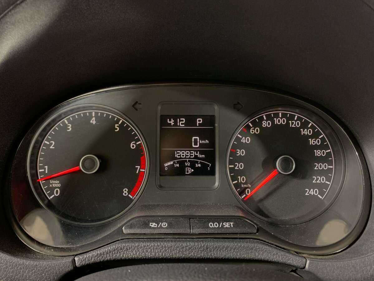 Купить Volkswagen Polo с пробегом. Фото: #11