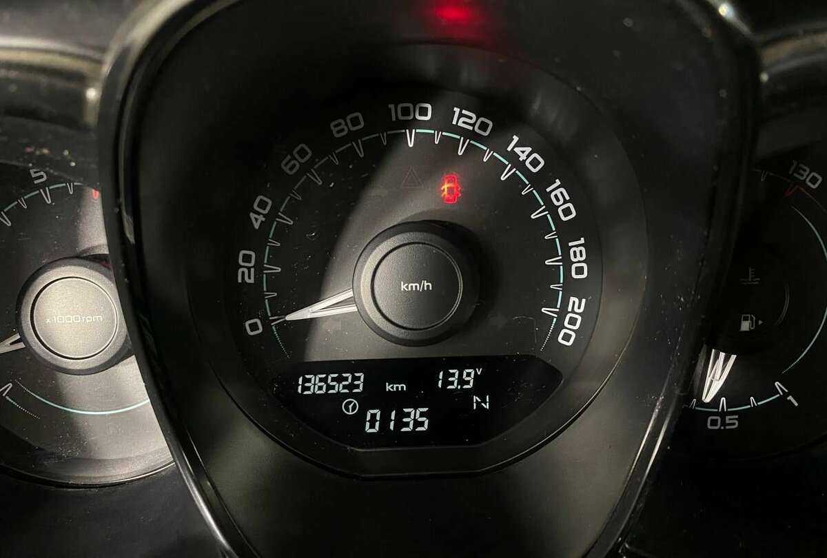 Купить Lada (ВАЗ) Vesta с пробегом. Фото: #9