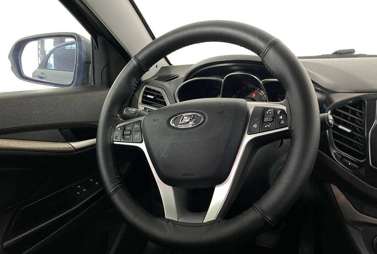 Купить Lada (ВАЗ) Vesta с пробегом. Фото: #8