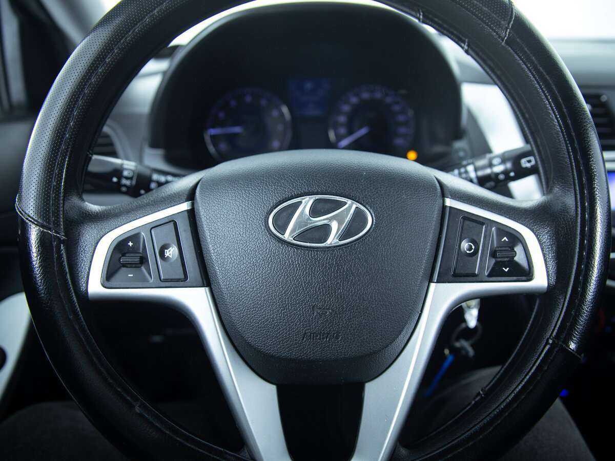 Купить Hyundai Solaris с пробегом. Фото: #12