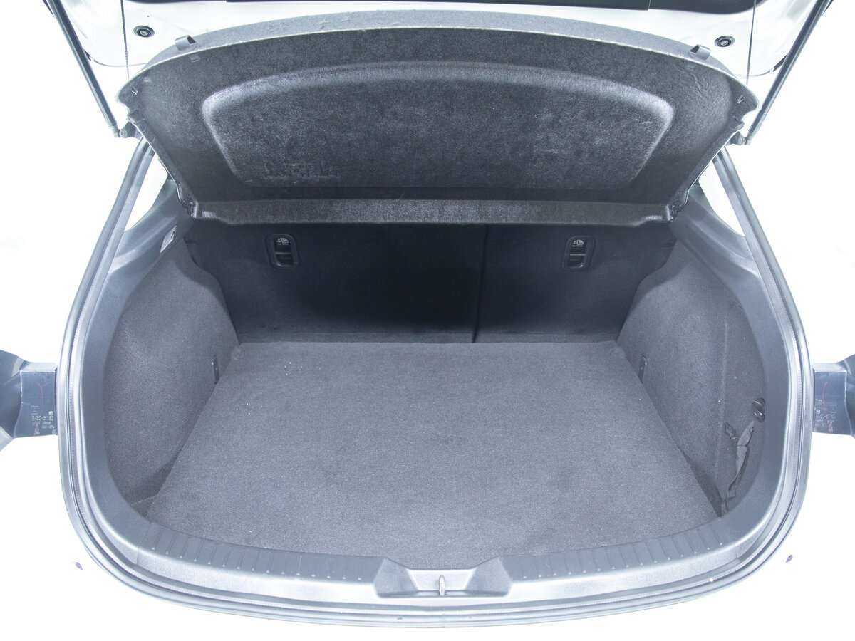 Купить Mazda 3 с пробегом. Фото: #8