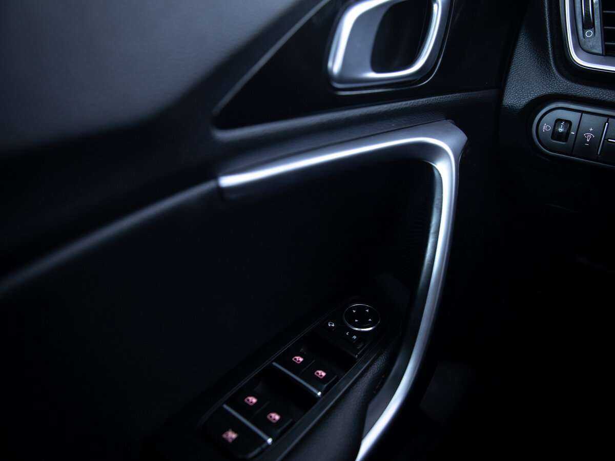 Купить Kia Ceed с пробегом. Фото: #17