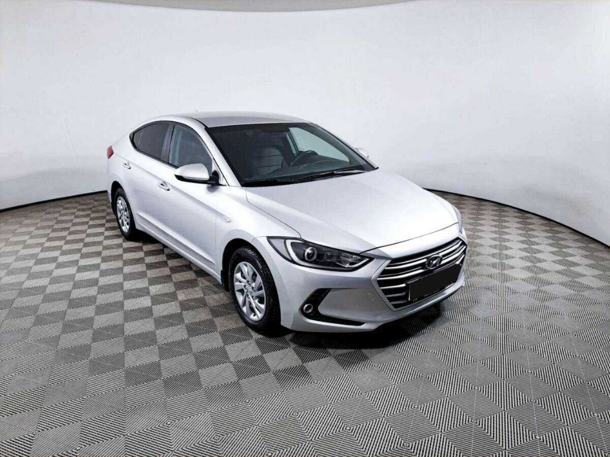 Купить Hyundai Elantra с пробегом. Фото: #2