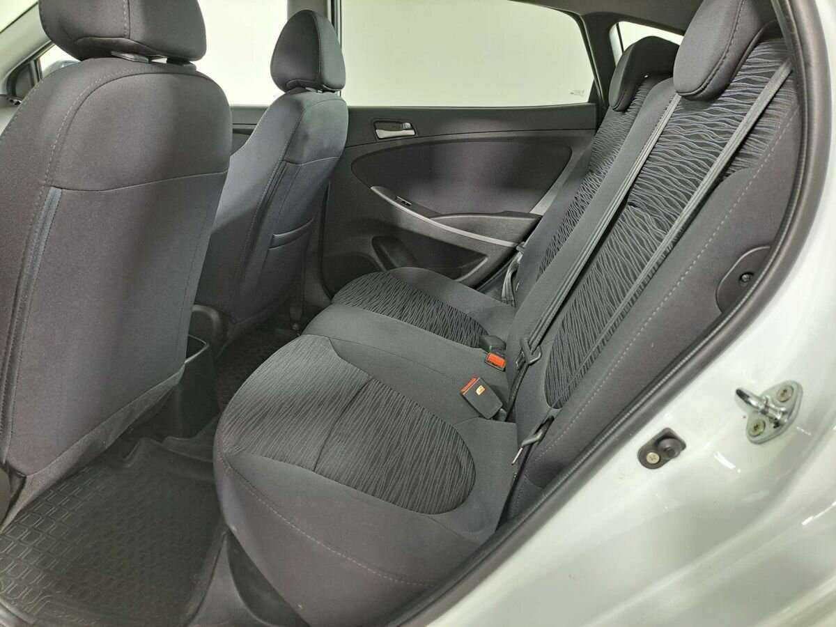 Купить Hyundai Solaris с пробегом. Фото: #9