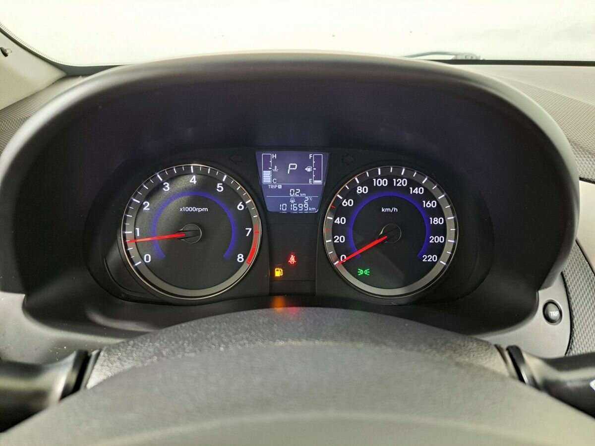 Купить Hyundai Solaris с пробегом. Фото: #10