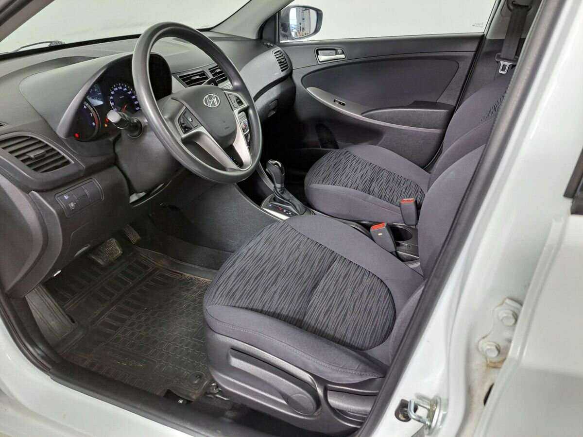 Купить Hyundai Solaris с пробегом. Фото: #13