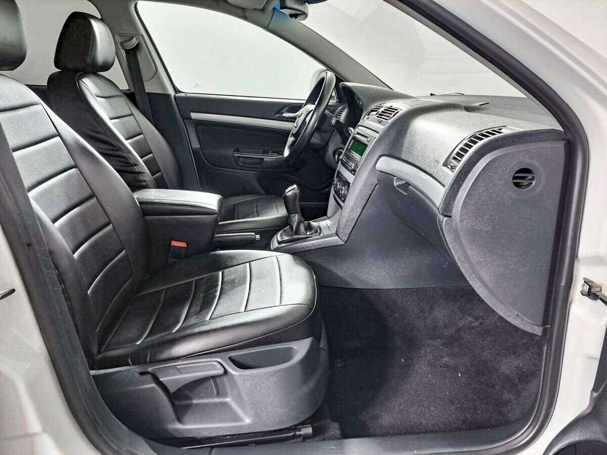 Купить Skoda Octavia с пробегом. Фото: #8