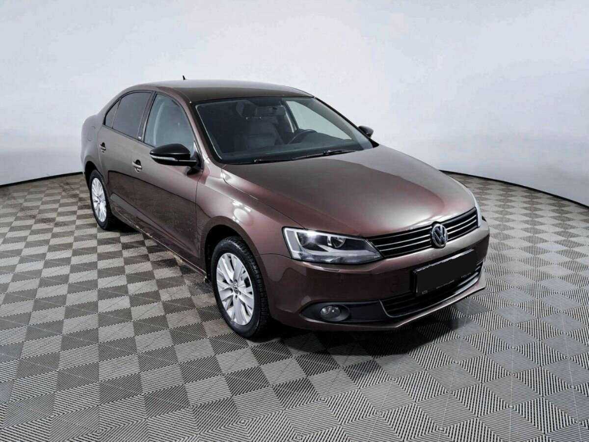 Купить Volkswagen Jetta с пробегом. Фото: #2