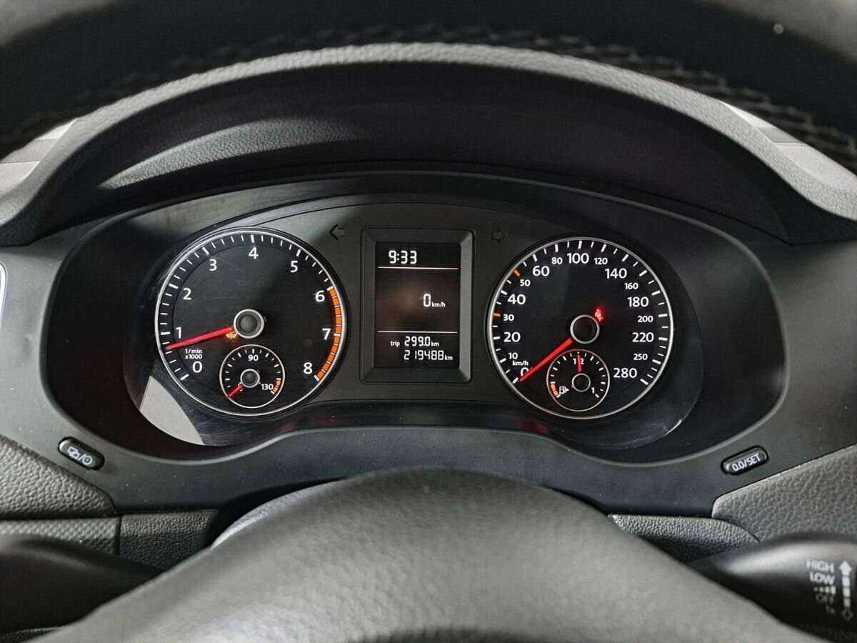 Купить Volkswagen Jetta с пробегом. Фото: #10
