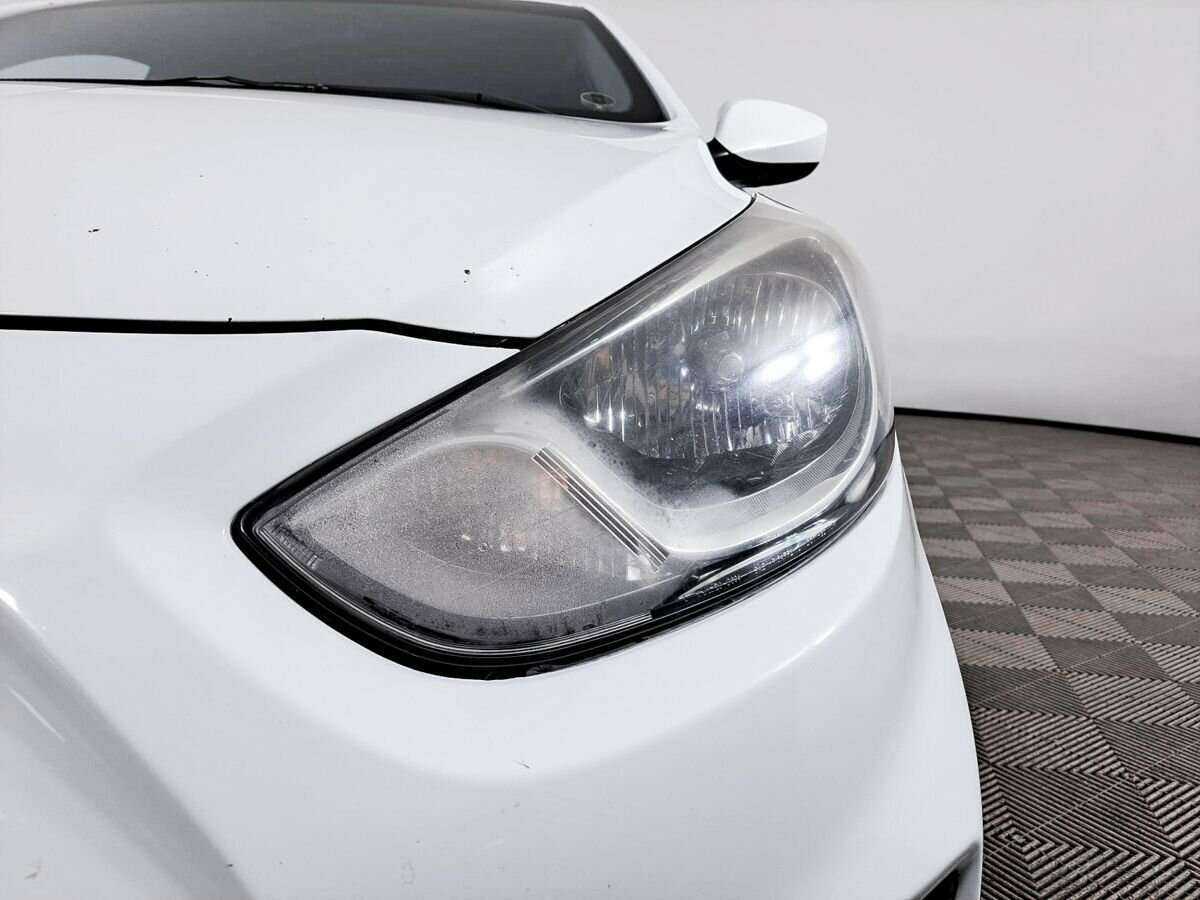 Купить Hyundai Solaris с пробегом. Фото: #16