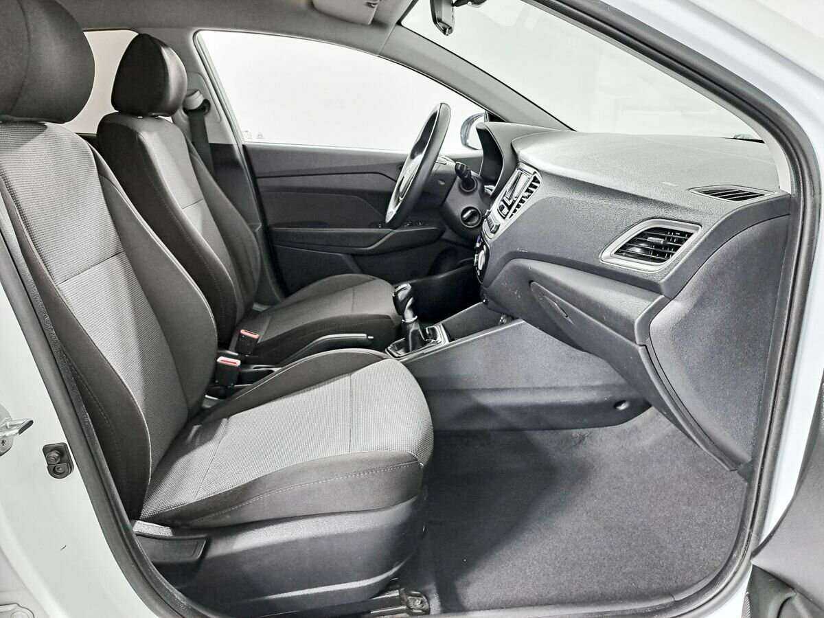 Купить Hyundai Solaris с пробегом. Фото: #7