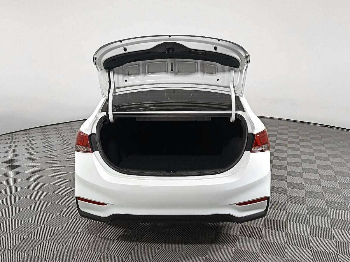 Купить Hyundai Solaris с пробегом. Фото: #9