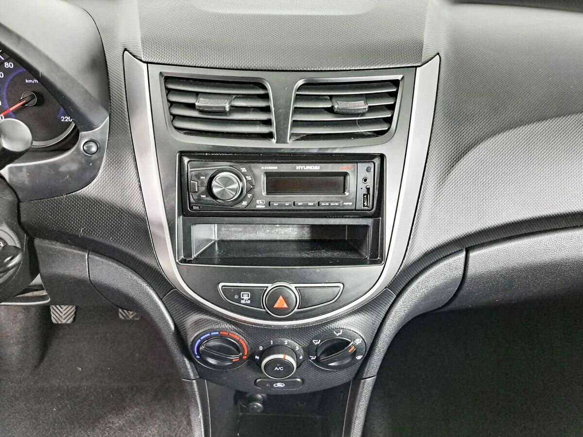 Купить Hyundai Solaris с пробегом. Фото: #12