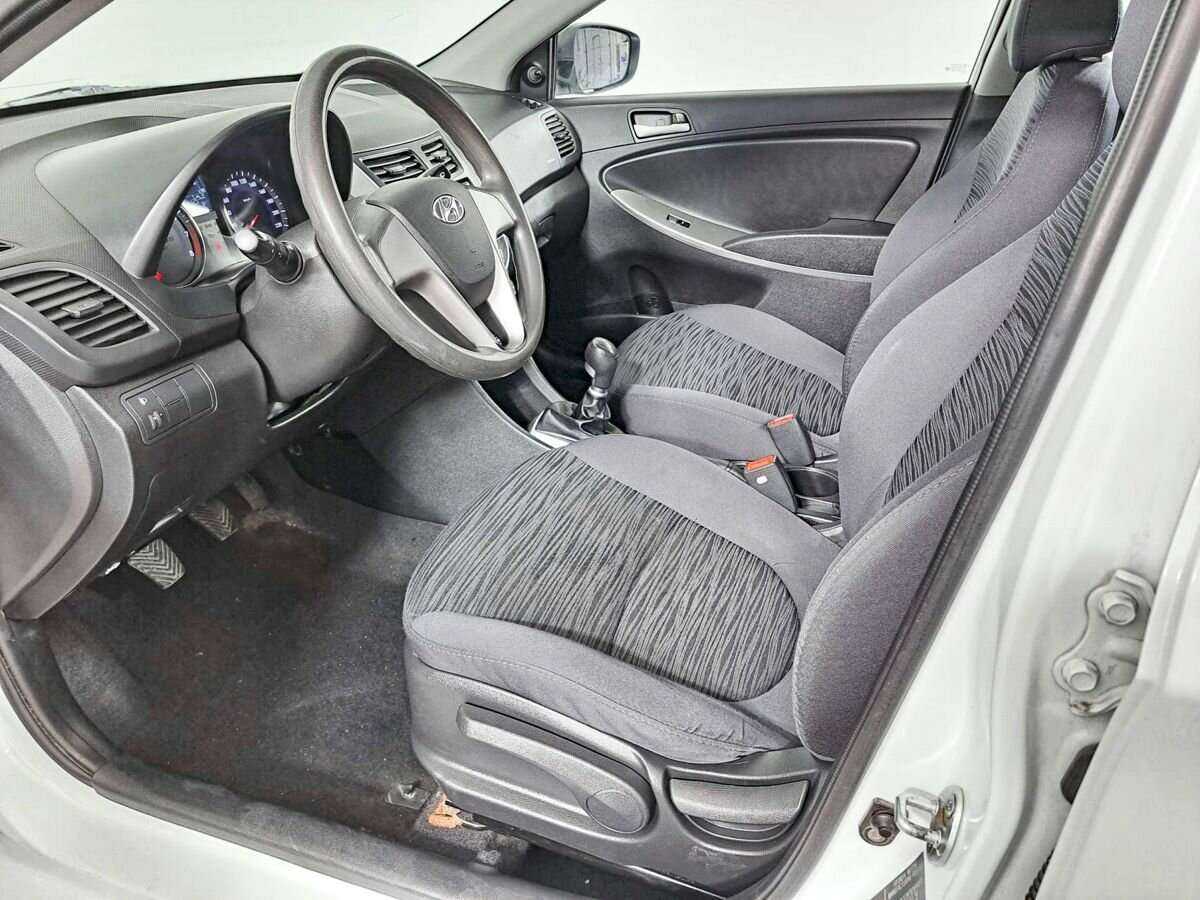 Купить Hyundai Solaris с пробегом. Фото: #13