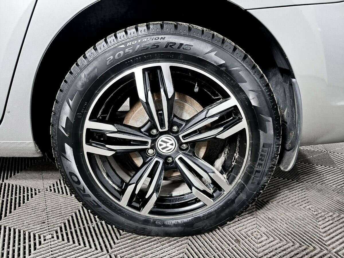 Купить Volkswagen Polo с пробегом. Фото: #17