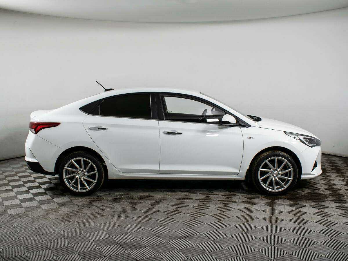 Купить Hyundai Solaris с пробегом. Фото: #8