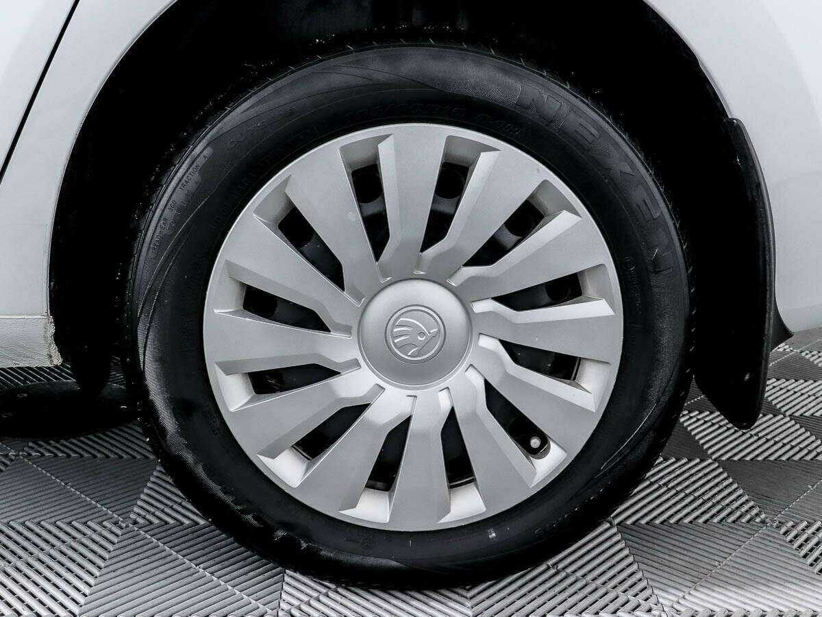 Купить Skoda Rapid с пробегом. Фото: #10